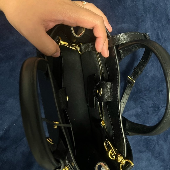 BLACK LEATHER BURBERRY $750 ‼️ - Picture 4 of 8